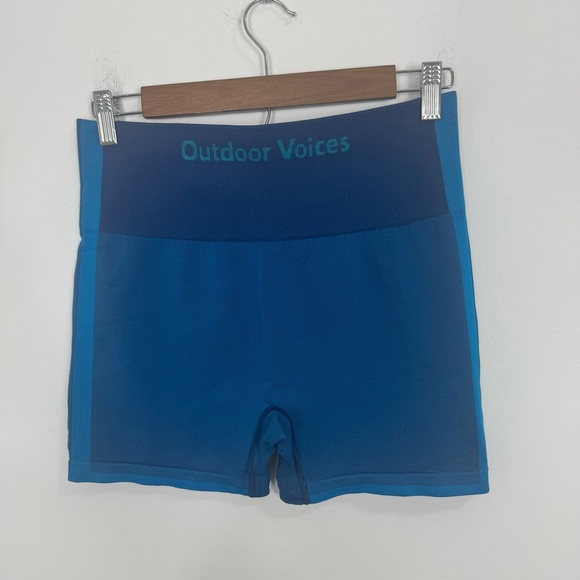 Outdoor Voices Womens Textured Biker Shorts in Blue 4.5” Size Large - Picture 3 of 9